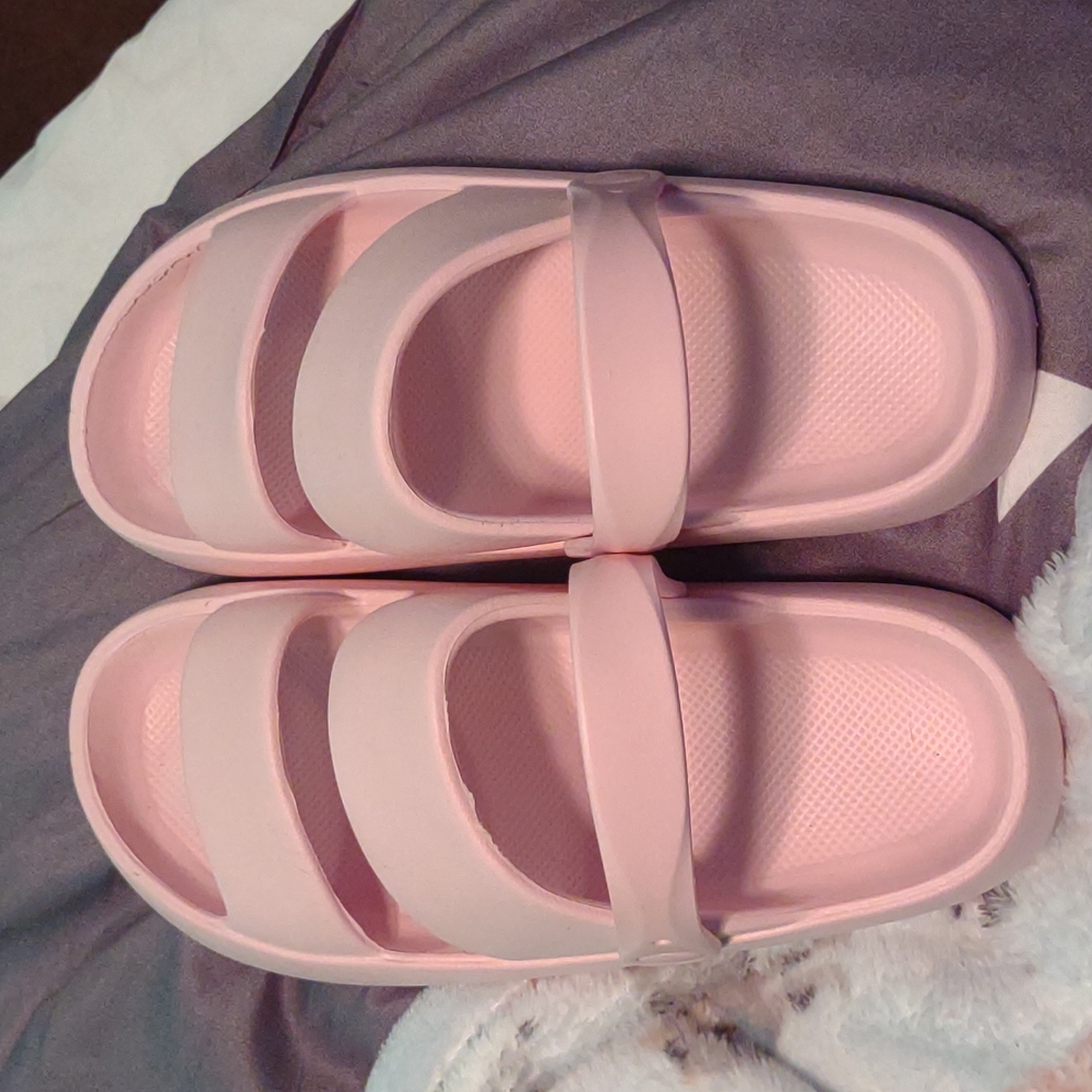 Foam slip on